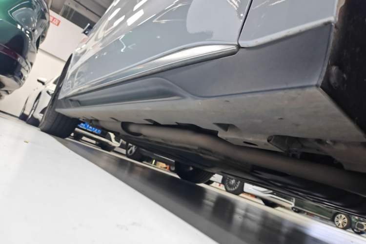 Used BYD Han 2024 DM-i Glory Edition 121KM Elite Model Right Side Sill