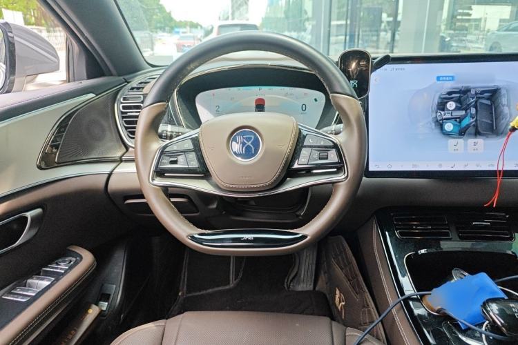 Used BYD Han 2024 DM-i Glory Edition 121KM Prestige Model Steering Wheel