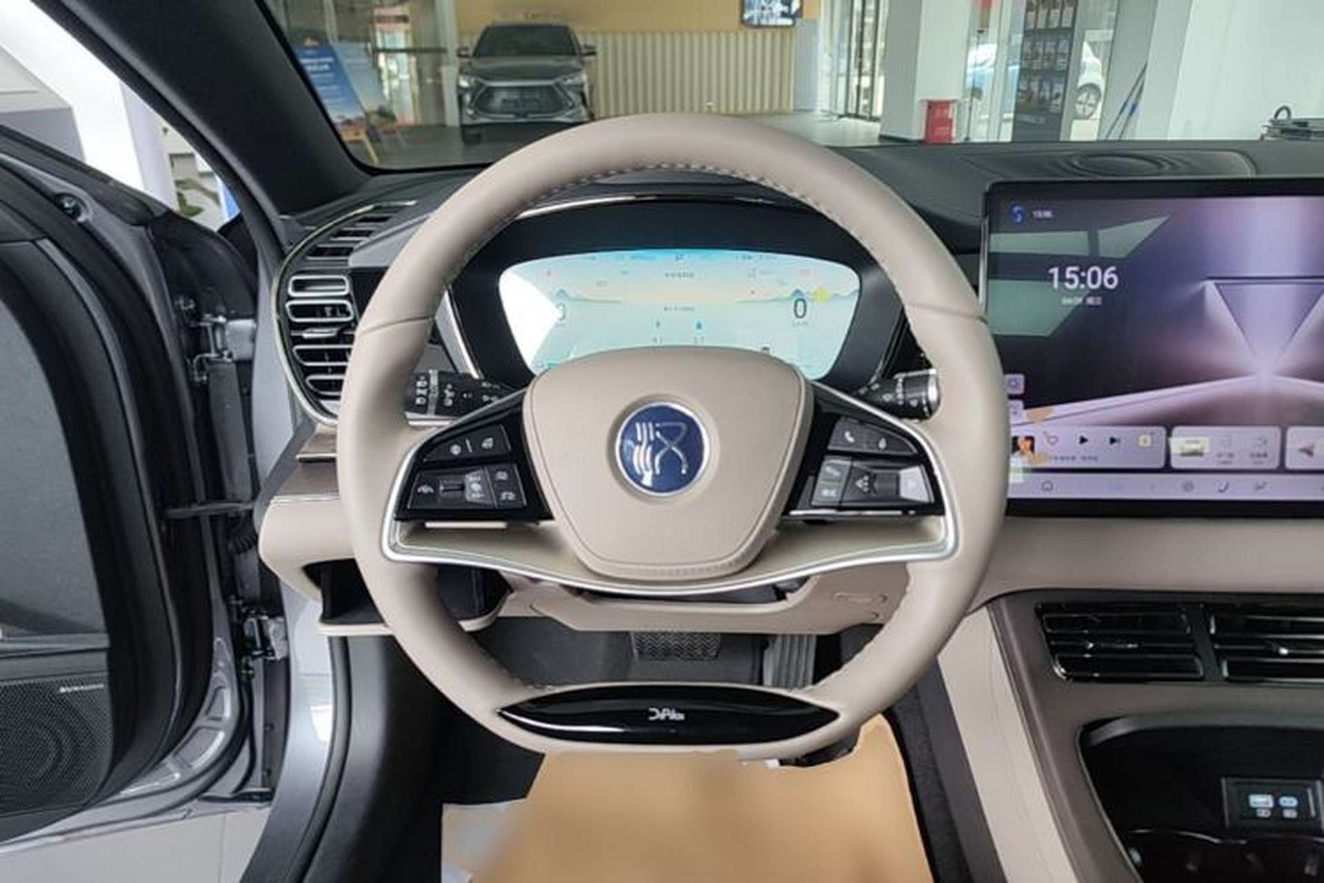 Used BYD Han 2024 DM-i Glory Edition 200KM Flagship Model Steering Wheel