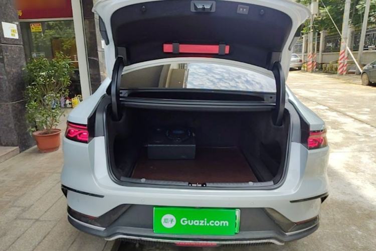 Used BYD Han 2024 EV Glory Edition 506KM Front-Wheel-Drive Premium Model Trunk
