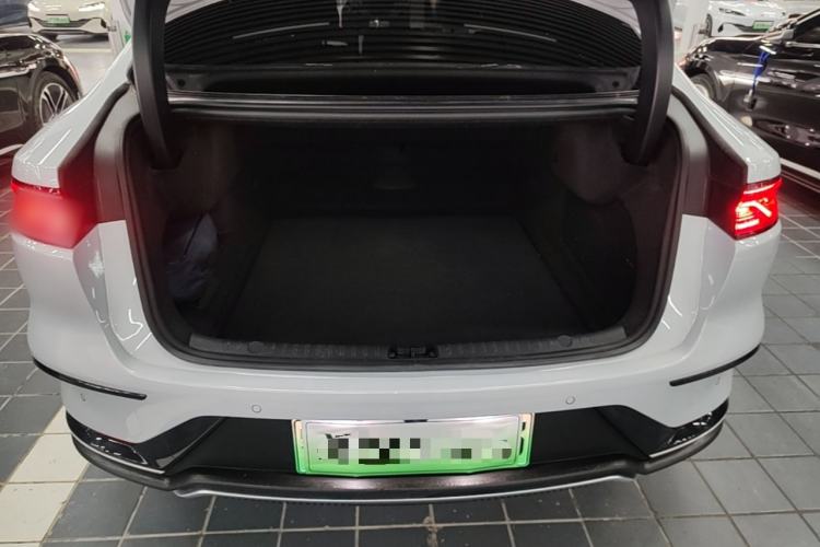 Used BYD Han 2024 DM-i Glory Edition 121KM Prestige Model Trunk