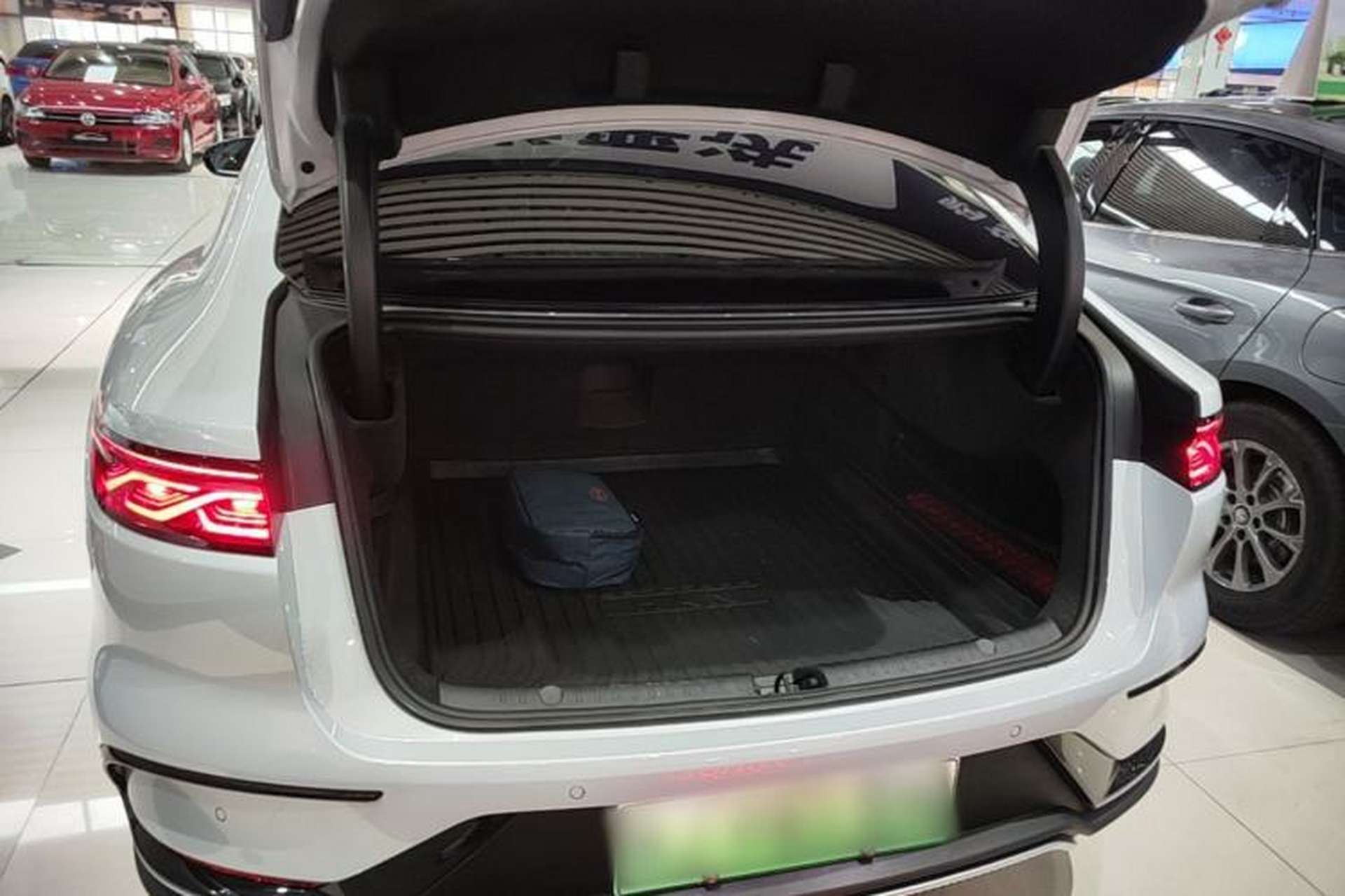 Used BYD Han 2024 DM-i Glory Edition 121KM Prestige Model Trunk