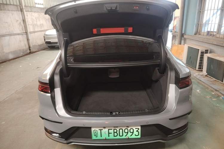 Used BYD Han 2024 DM-i Glory Edition 121KM Prestige Model Trunk