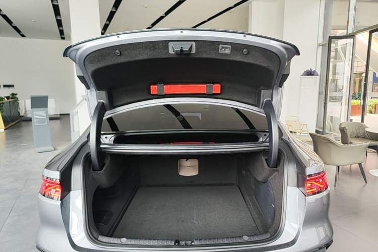 Used BYD Han 2024 DM-i Glory Edition 200KM Flagship Model Trunk