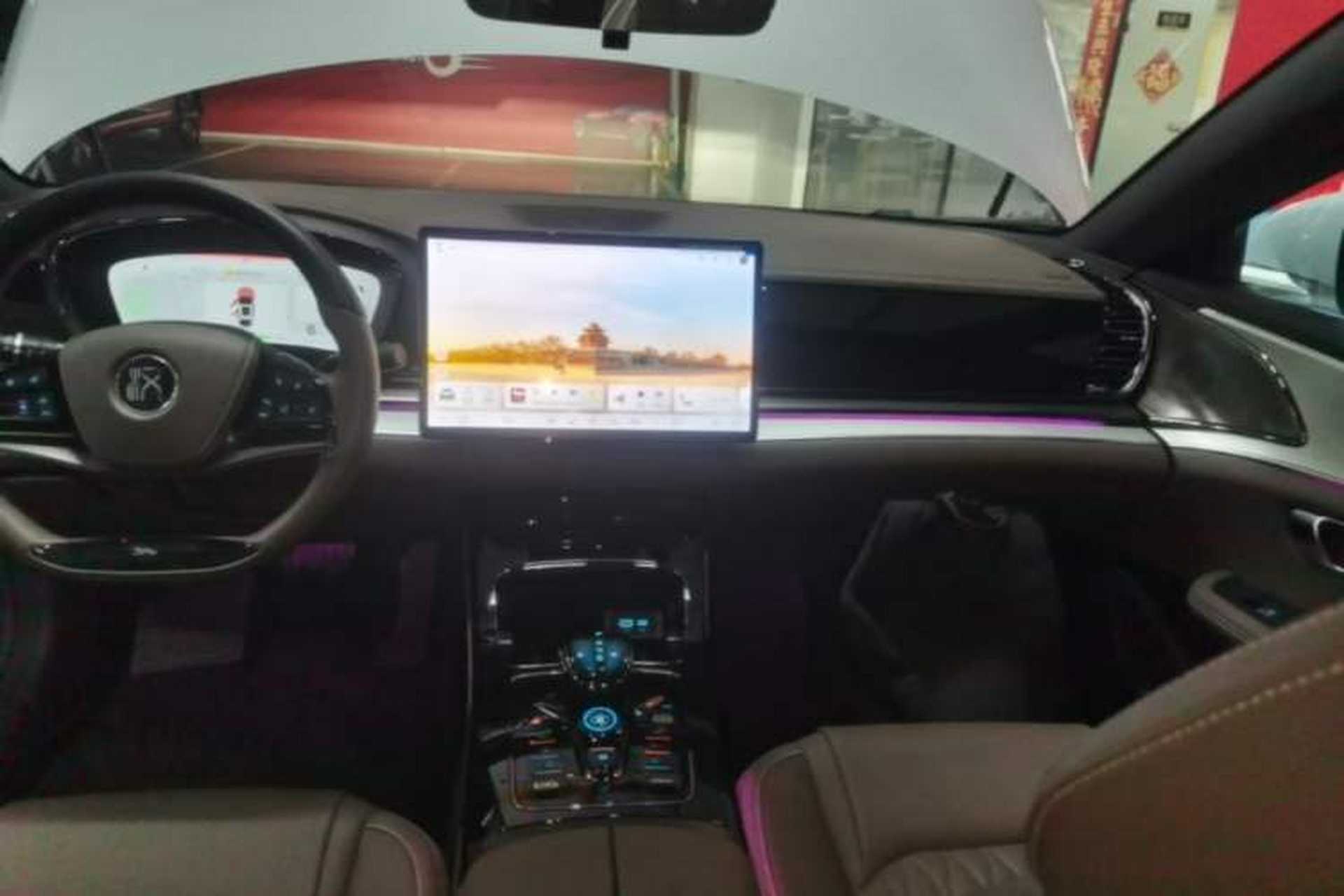 Used BYD Han 2024 EV Glory Edition 605KM Front-Wheel-Drive Premium Model Audio And AC Panel