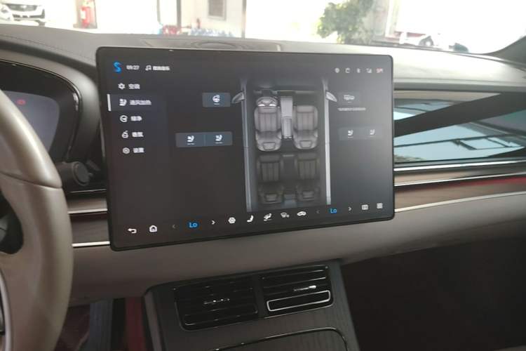 Used BYD Han 2024 DM-i Glory Edition 121KM Premium Model Audio And AC Panel