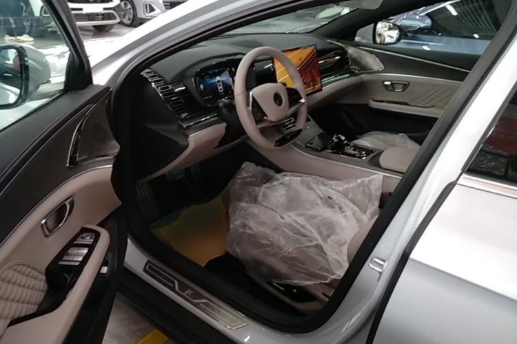 Used BYD Han 2024 DM-i Glory Edition 121KM Premium Model Driver Seat