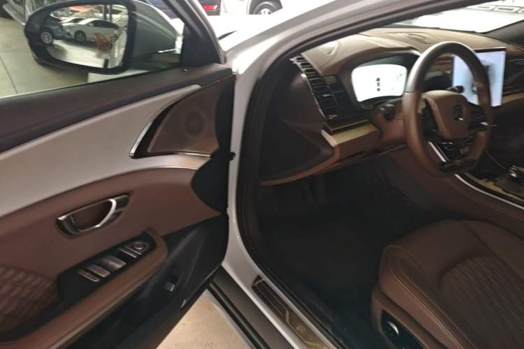 Used BYD Han 2024 DM-i Glory Edition 121KM Elite Model Driver Seat
