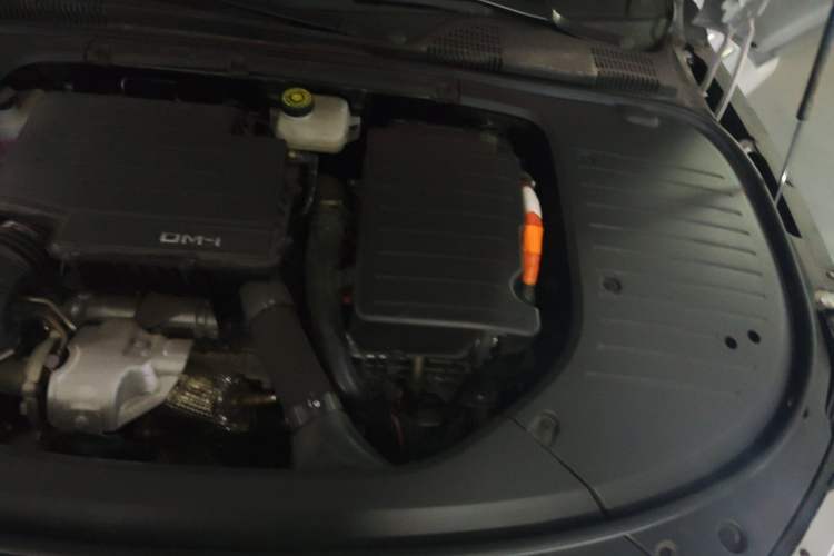 Used BYD Han 2024 DM-i Glory Edition 121KM Prestige Model Engine Bay Left