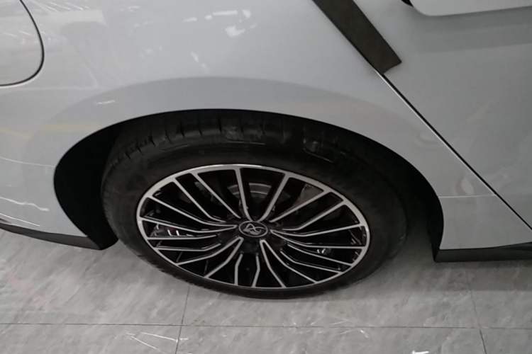 Used BYD Han 2024 DM-i Glory Edition 121KM Premium Model Exterior 5