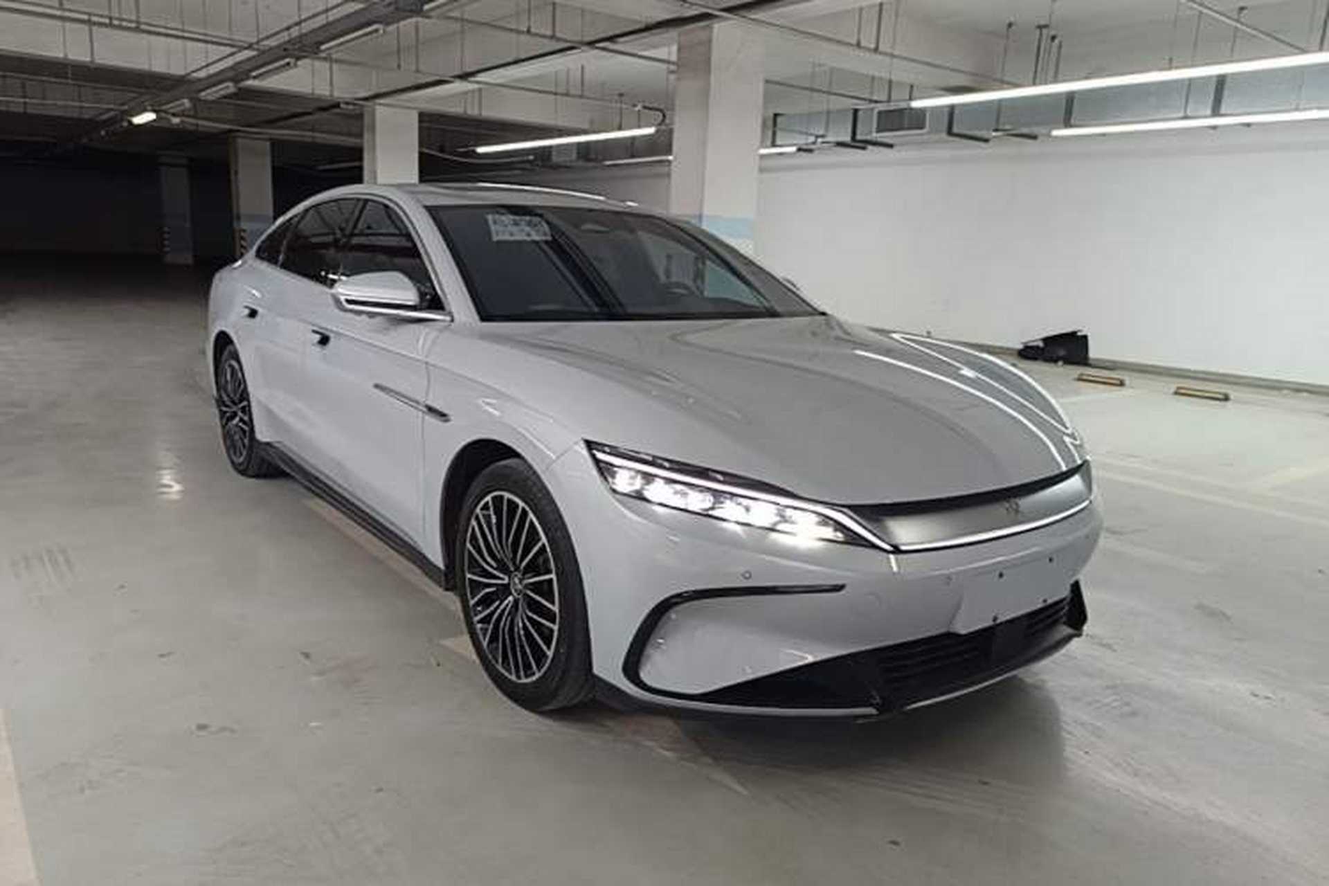 Used BYD Han 2024 EV Glory Edition 506KM Front-Wheel-Drive Premium Model Front Right 45 Deg