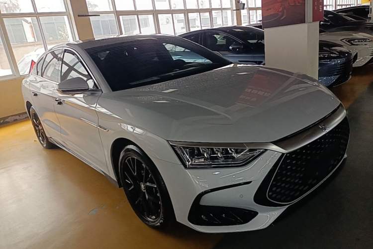 Used BYD Han 2024 DM-i Glory Edition 121KM Prestige Model Front Right 45 Deg