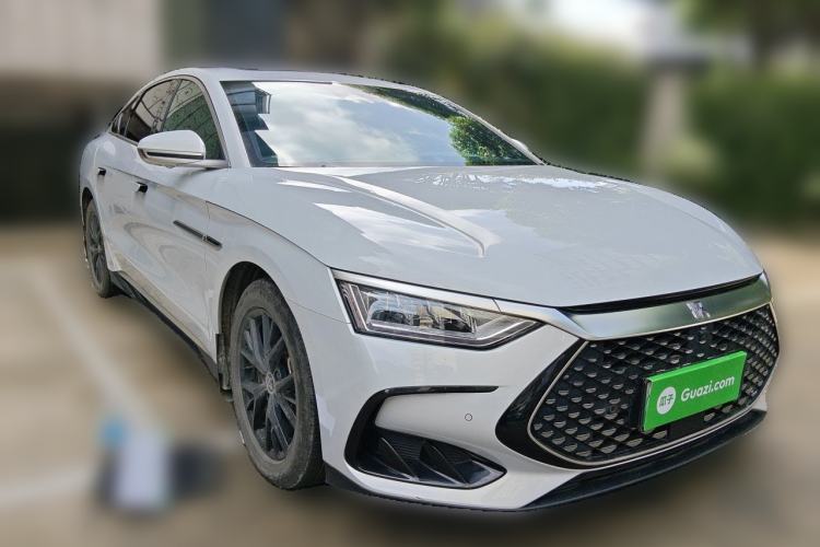 Used BYD Han 2024 DM-i Glory Edition 121KM Prestige Model Front Right 45 Deg