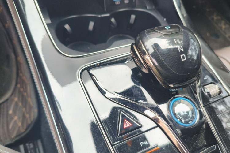 Used BYD Han 2024 DM-i Glory Edition 121KM Prestige Model Gear Lever