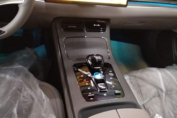 Used BYD Han 2024 DM-i Glory Edition 121KM Premium Model Gear Lever