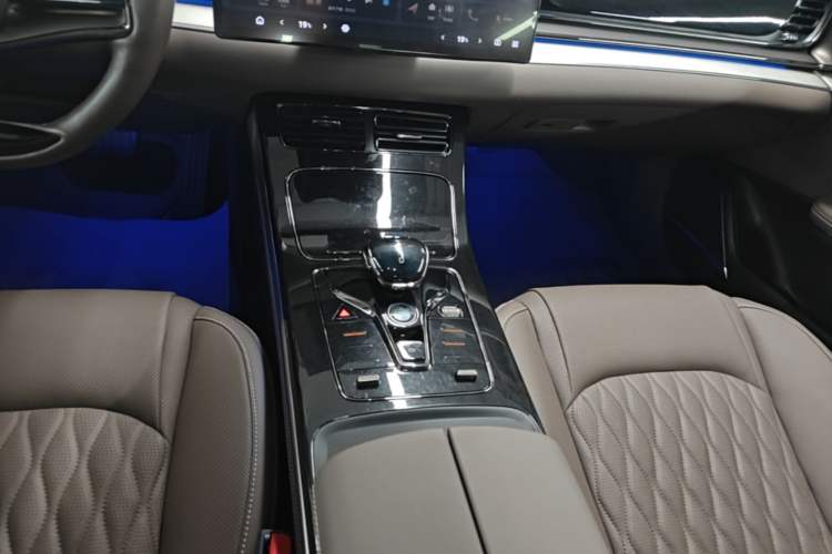 Used BYD Han 2024 EV Glory Edition 506KM Front-Wheel-Drive Premium Model Gear Lever