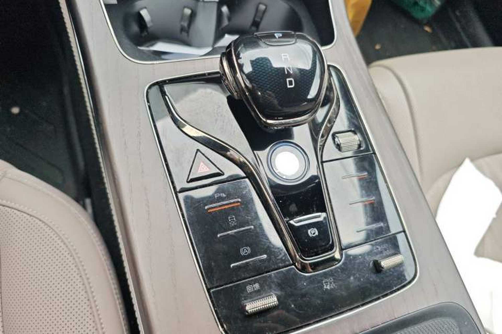 Used BYD Han 2024 EV Glory Edition 715KM Front-Wheel-Drive Flagship Model Gear Lever