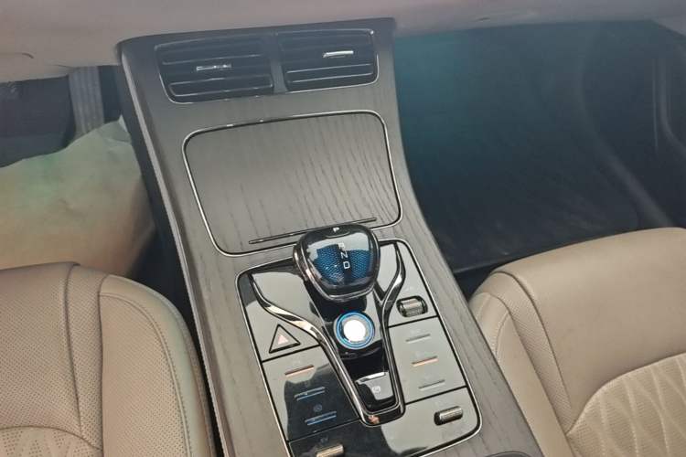 Used BYD Han 2024 DM-i Glory Edition 121KM Premium Model Gear Lever