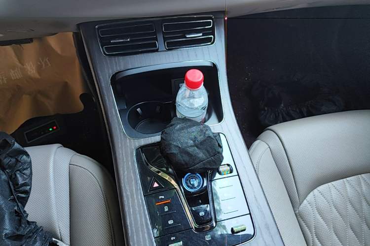 Used BYD Han 2024 DM-i Glory Edition 121KM Premium Model Gear Lever