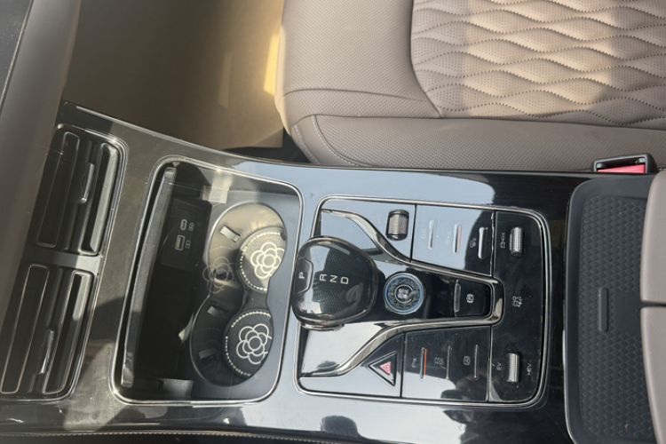 Used BYD Han 2024 DM-i Glory Edition 121KM Elite Model Interior 5