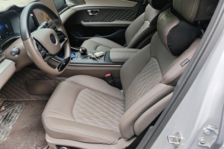 Used BYD Han 2024 DM-i Glory Edition 121KM Prestige Model Left Front Seat
