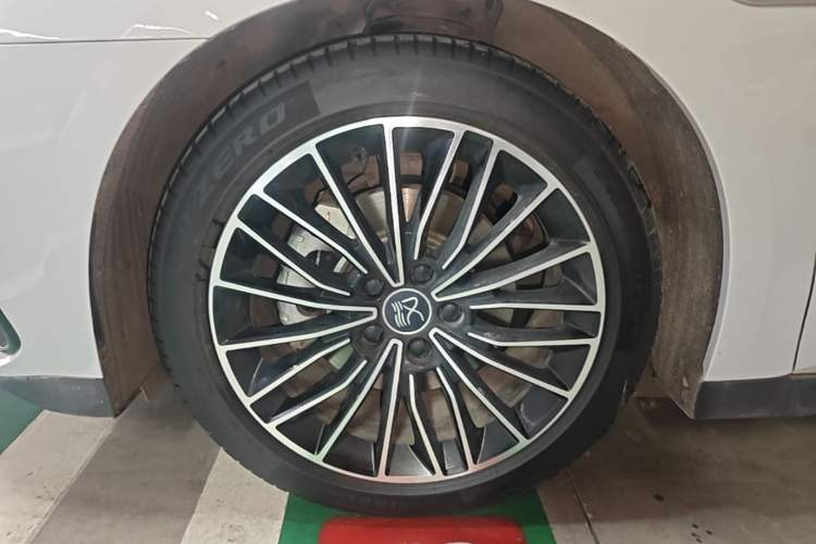 Used BYD Han 2024 DM-i Glory Edition 121KM Premium Model Left Front Wheel Hub