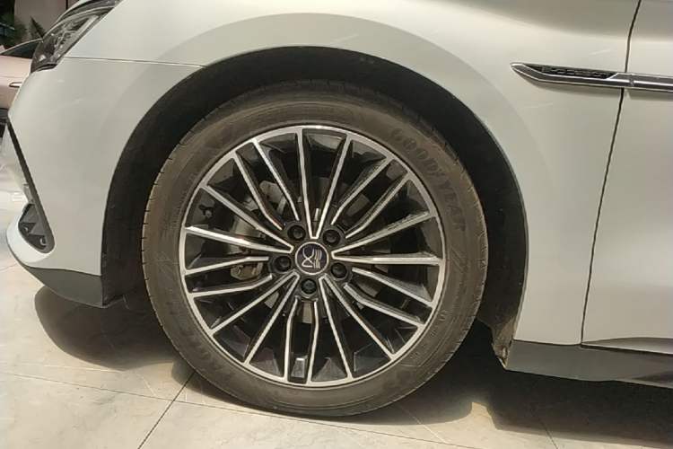 Used BYD Han 2024 DM-i Glory Edition 121KM Premium Model Left Front Wheel Hub