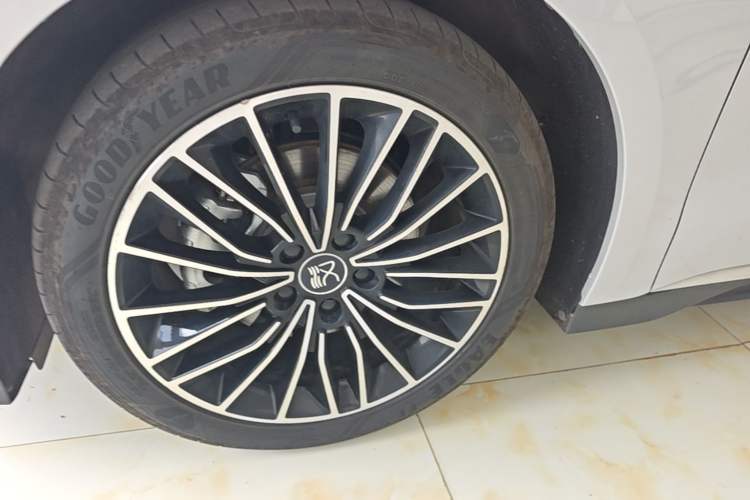 Used BYD Han 2024 DM-i Glory Edition 121KM Premium Model Left Front Wheel Hub