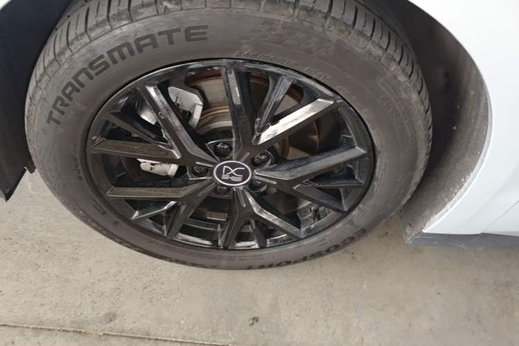 Used BYD Han 2024 DM-i Glory Edition 121KM Elite Model Left Front Wheel Hub