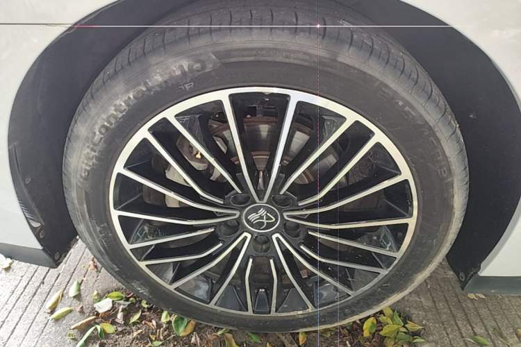 Used BYD Han 2024 DM-i Glory Edition 121KM Premium Model Left Front Wheel Hub
