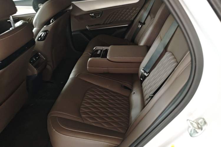 Used BYD Han 2024 DM-i Glory Edition 121KM Elite Model Left Rear Seat