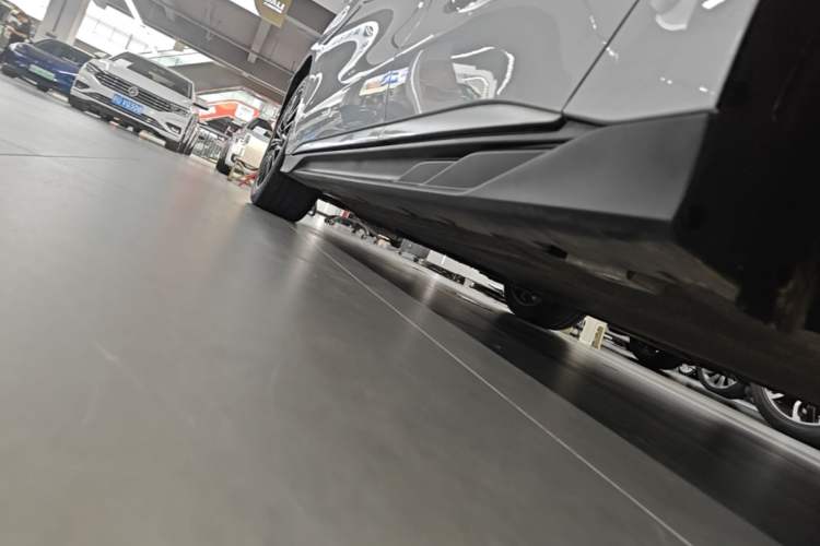 Used BYD Han 2024 EV Glory Edition 506KM Front-Wheel-Drive Premium Model Left Side Sill