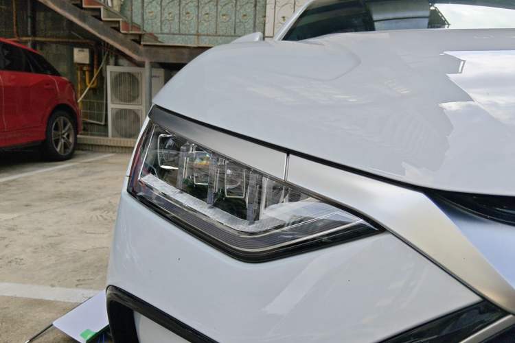 Used BYD Han 2024 DM-i Glory Edition 121KM Prestige Model Right Front Headlight