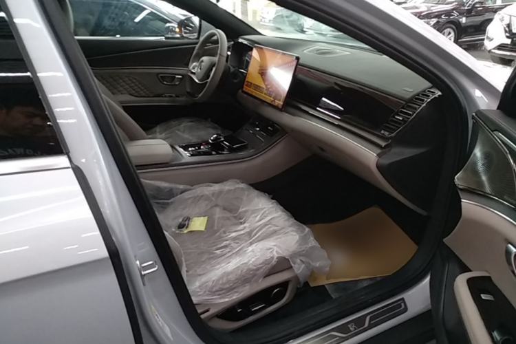 Used BYD Han 2024 DM-i Glory Edition 121KM Premium Model Right Front Seat