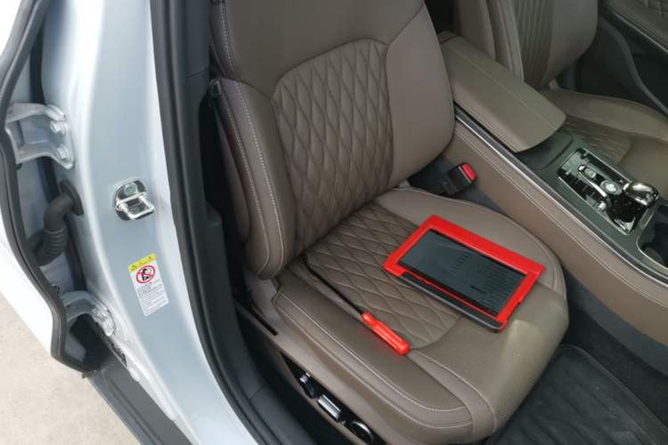 Used BYD Han 2024 DM-i Glory Edition 121KM Premium Model Right Front Seat