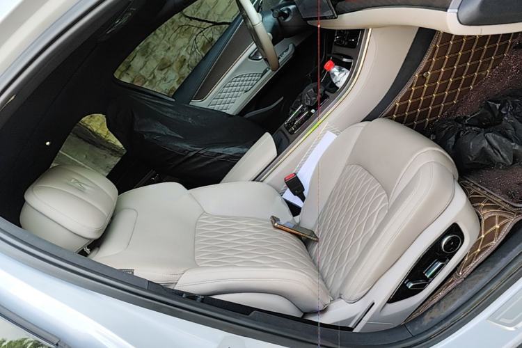 Used BYD Han 2024 DM-i Glory Edition 121KM Premium Model Right Front Seat
