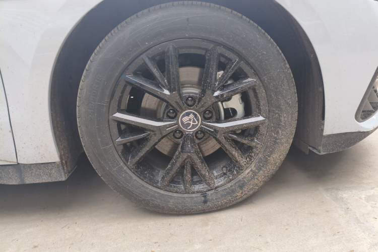 Used BYD Han 2024 DM-i Glory Edition 121KM Prestige Model Right Front Wheel Hub
