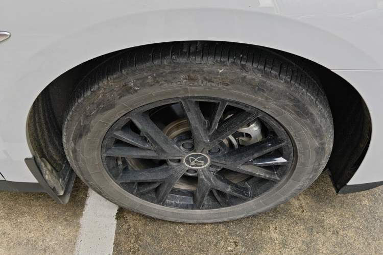 Used BYD Han 2024 DM-i Glory Edition 121KM Prestige Model Right Front Wheel Hub