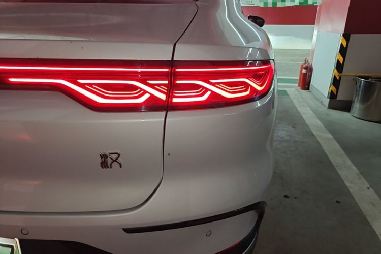 Used BYD Han 2024 DM-i Glory Edition 121KM Premium Model Right Rear Taillight