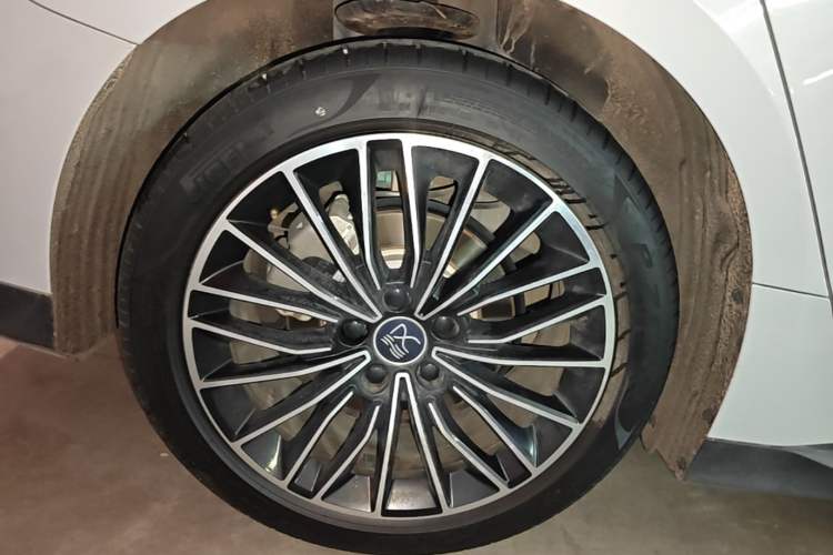 Used BYD Han 2024 DM-i Glory Edition 121KM Premium Model Right Rear Wheel Hub