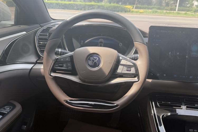 Used BYD Han 2024 DM-i Glory Edition 121KM Elite Model Steering Wheel