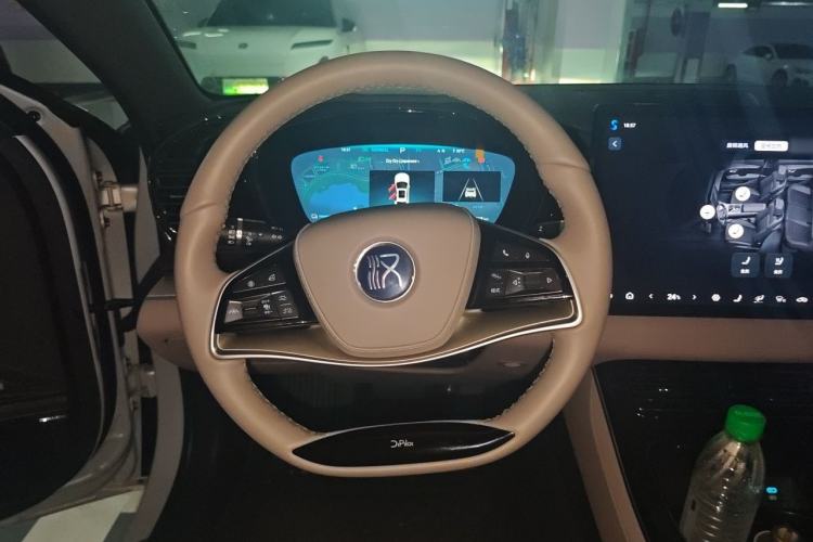 Used BYD Han 2024 DM-i Glory Edition 121KM Prestige Model Steering Wheel