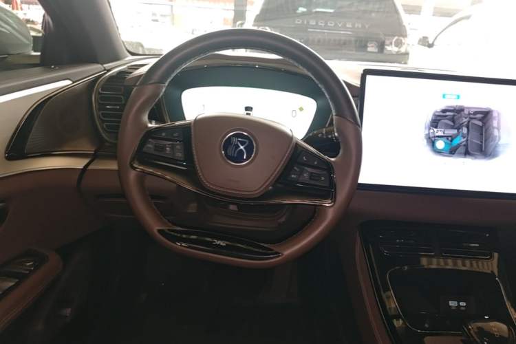 Used BYD Han 2024 DM-i Glory Edition 121KM Elite Model Steering Wheel