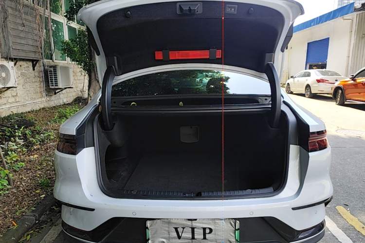 Used BYD Han 2024 DM-i Glory Edition 121KM Premium Model Trunk