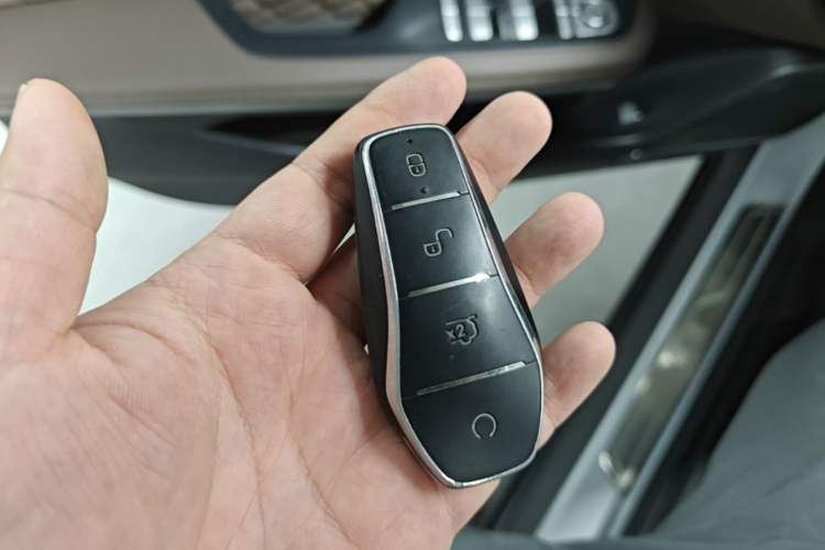 Used BYD Han 2024 EV Glory Edition 506KM Front-Wheel-Drive Premium Model Vehicle Key