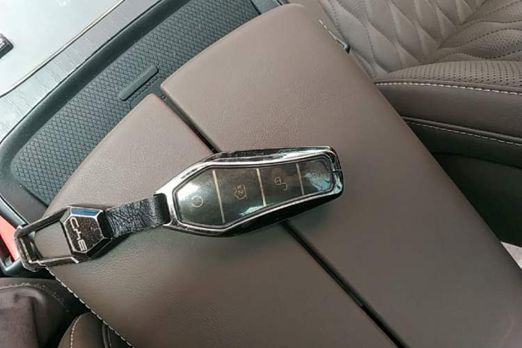 Used BYD Han 2024 DM-i Glory Edition 121KM Premium Model Vehicle Key