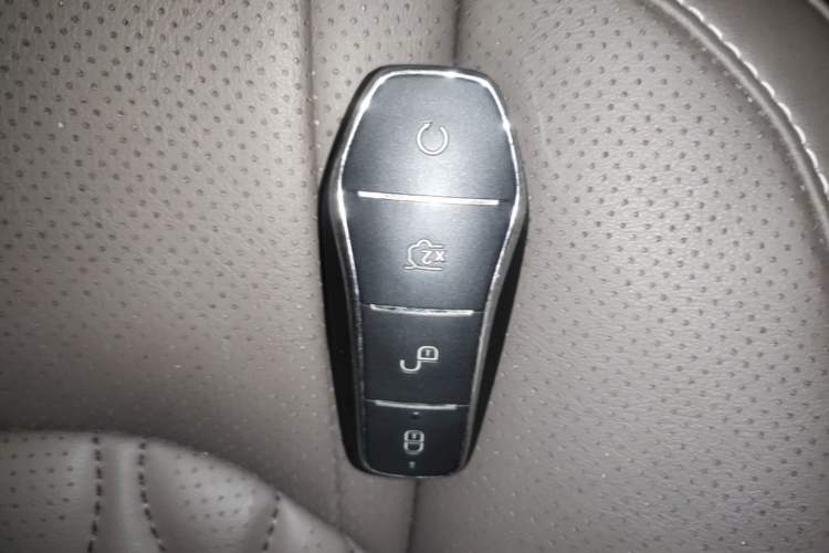 Used BYD Han 2024 DM-i Glory Edition 121KM Elite Model Vehicle Key