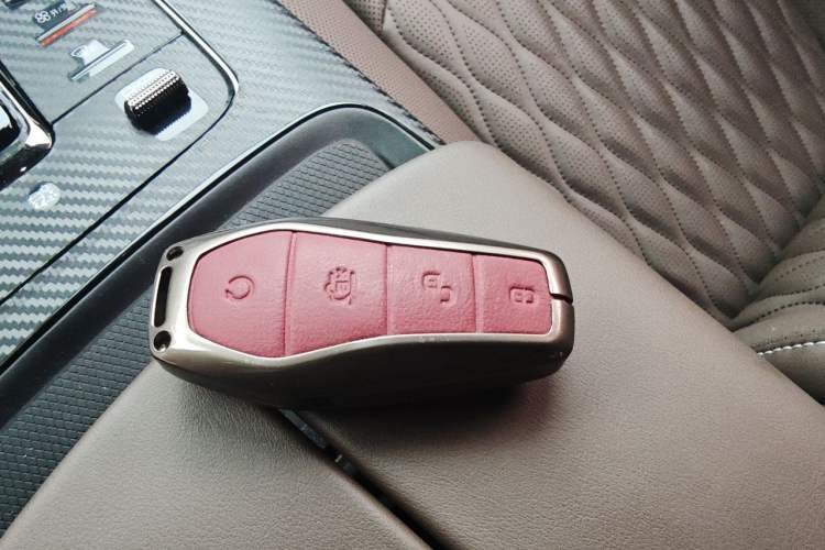 Used BYD Han 2024 DM-i Glory Edition 121KM Prestige Model Vehicle Key
