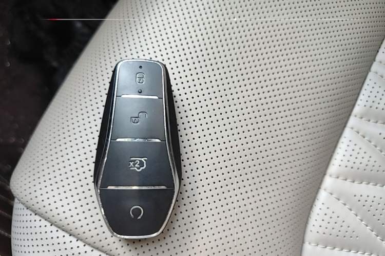 Used BYD Han 2024 DM-i Glory Edition 121KM Premium Model Vehicle Key