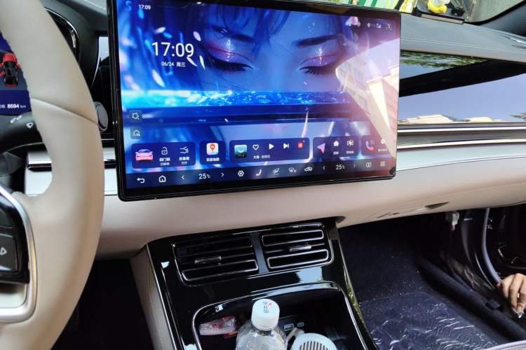 Used BYD Han 2025 DM-i Smart Drive 125KM Elite Model Audio And AC Panel